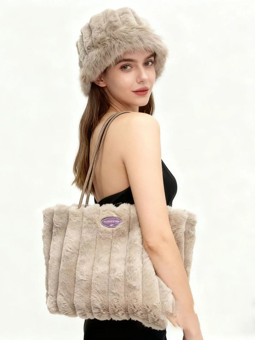 👜 Sac à Main en Peluche – Élégant, Tendance & Grande Capacité